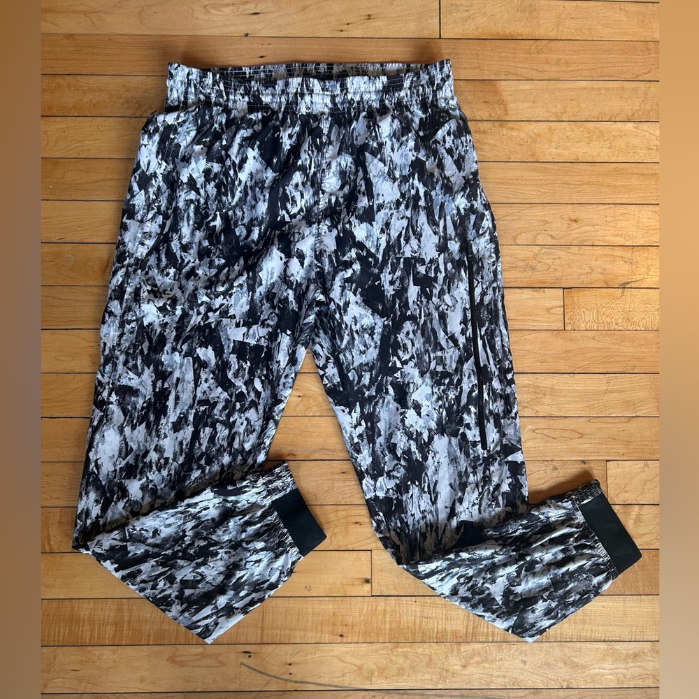 A4. Women’s Nike Joggers. Matching Reversible Jacket Sold Separately.